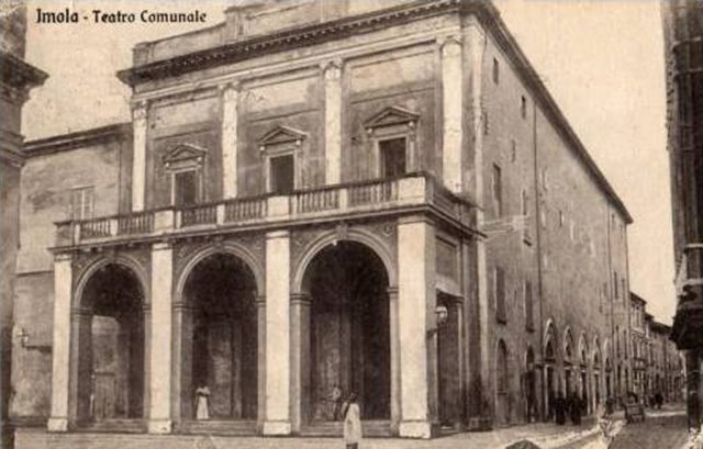Teatro Comunale agli inizi del 1900